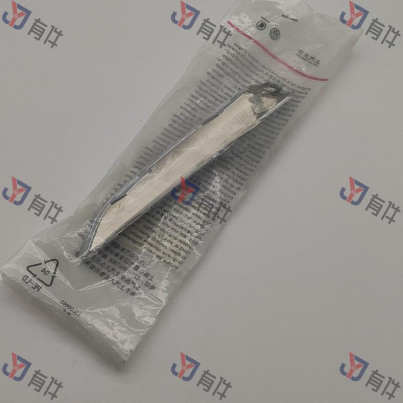 19D8537642ZZ | 大众 前杠格栅,铬 右侧 4s库存件
