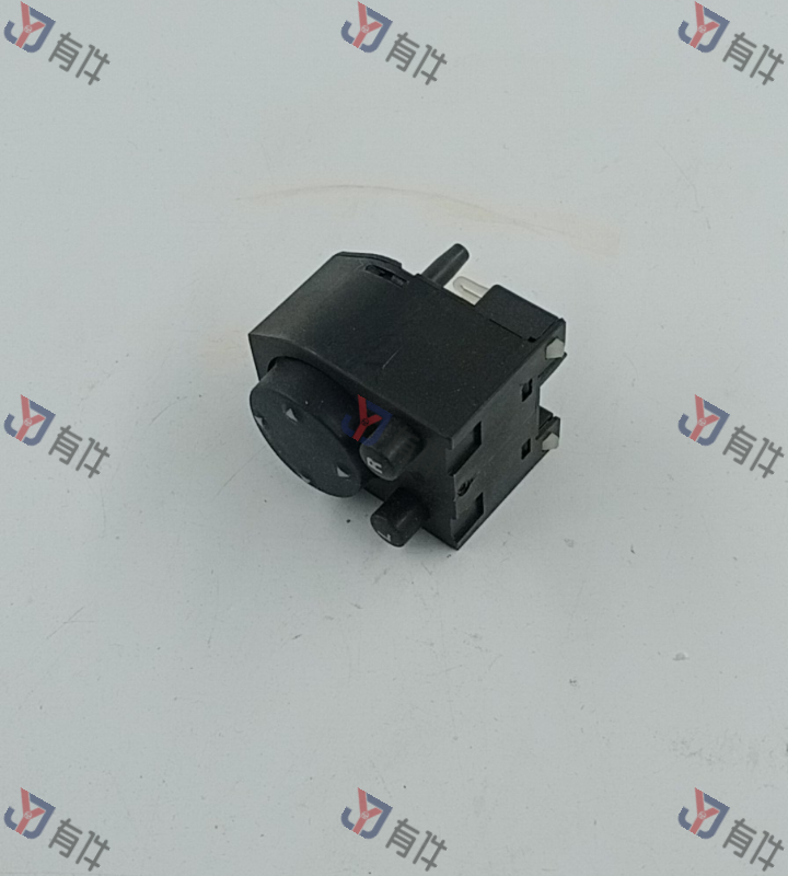 377959565999 | 大众 倒车镜调整开关 左侧 4s库存件