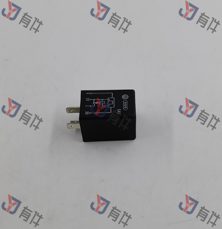 ZBC955531 | 大众 车内照明灯继电器 4s库存件