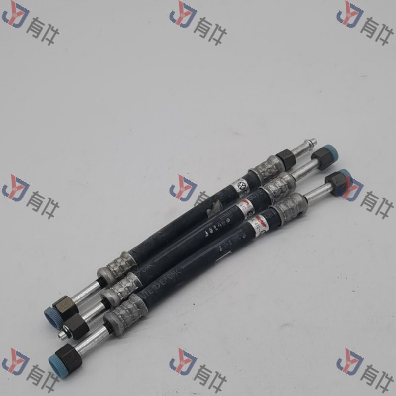 330820739A | 大众 空调管 冷凝器-干燥器 4s库存件