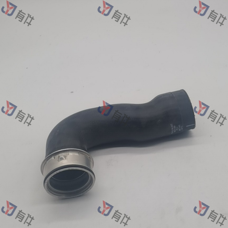 1KD145834 | 大众 增压中冷器出气管 4s库存件