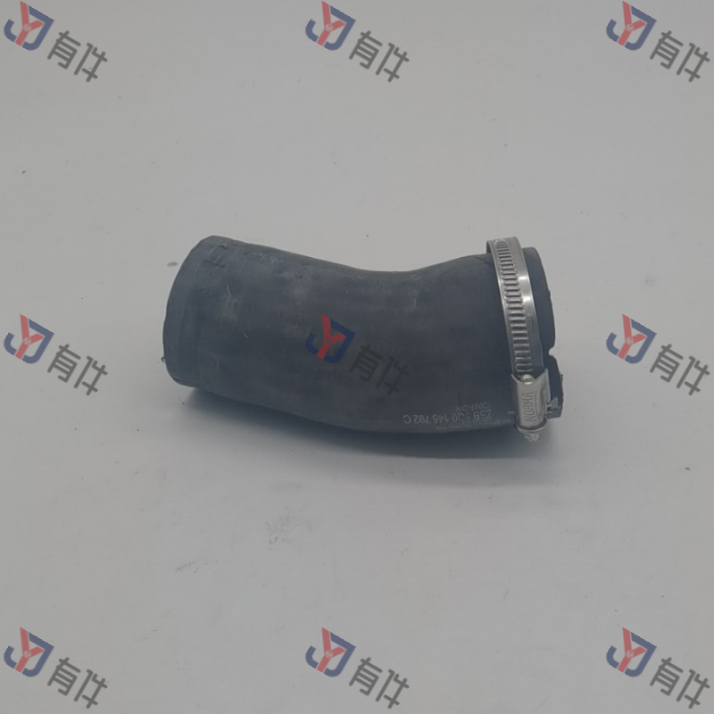 5Q0145838 | 大众 增压中冷器出气管 4s库存件