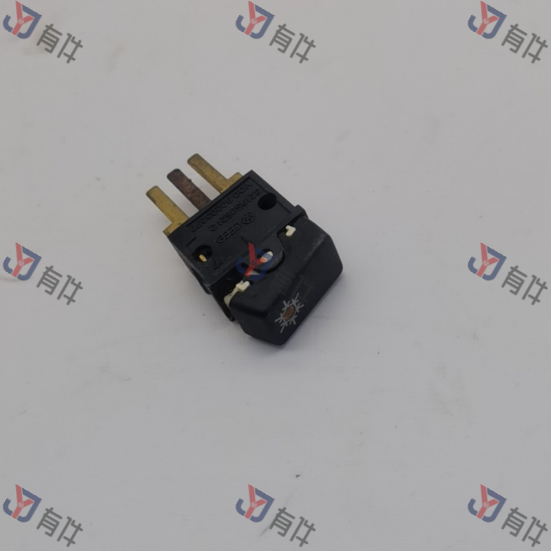 321959621C | 大众 后风挡加热开关 4s库存件