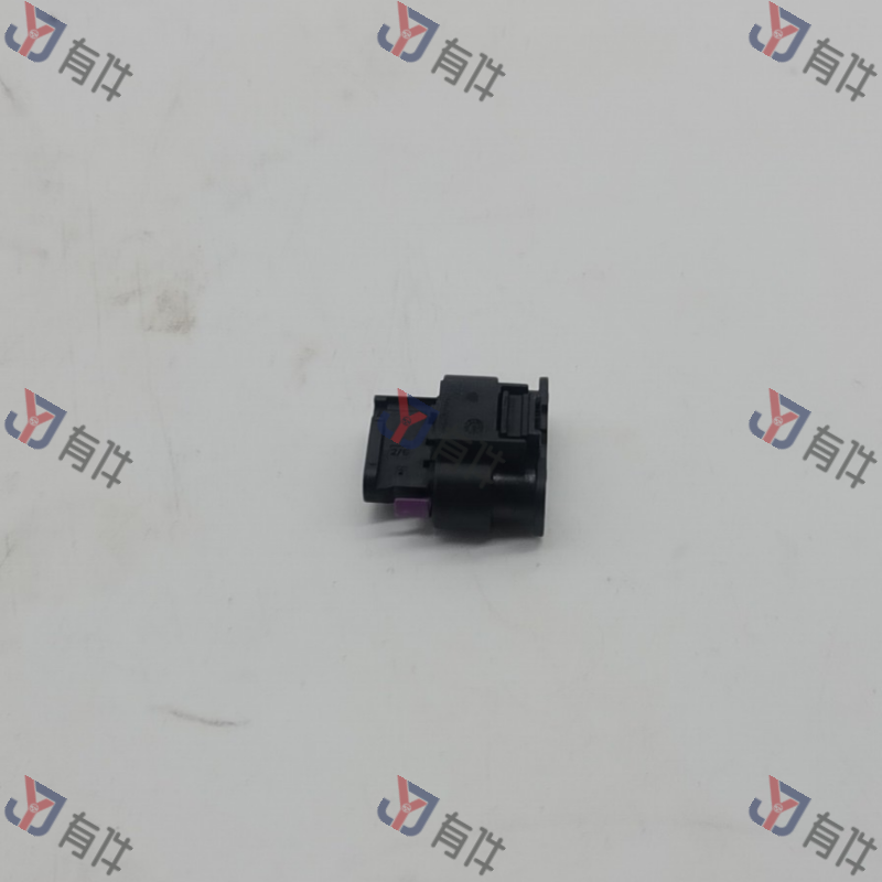 4H0973704 | 大众 装有接触联锁装置的扁触头外壳 4s库存件