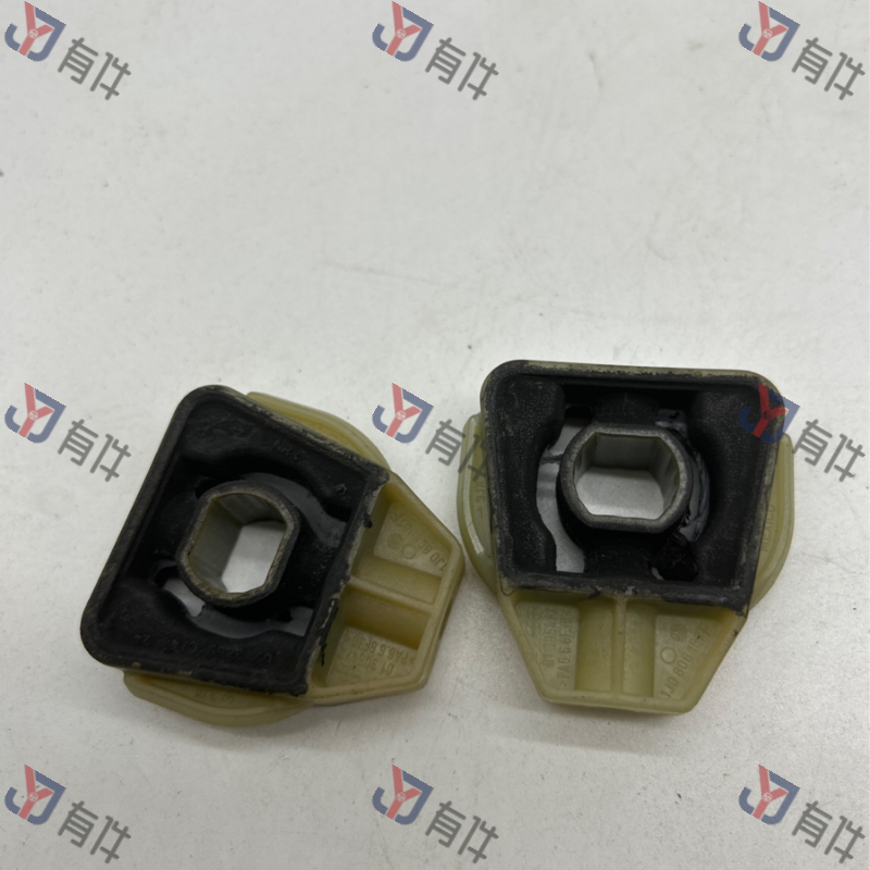 1J0806157F | 大众 散热器右下支架/散热器左下支架 4s库存件