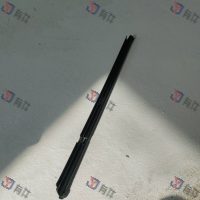 L5G6839479B | 大众 车门玻璃内压条 左后 4s库存件