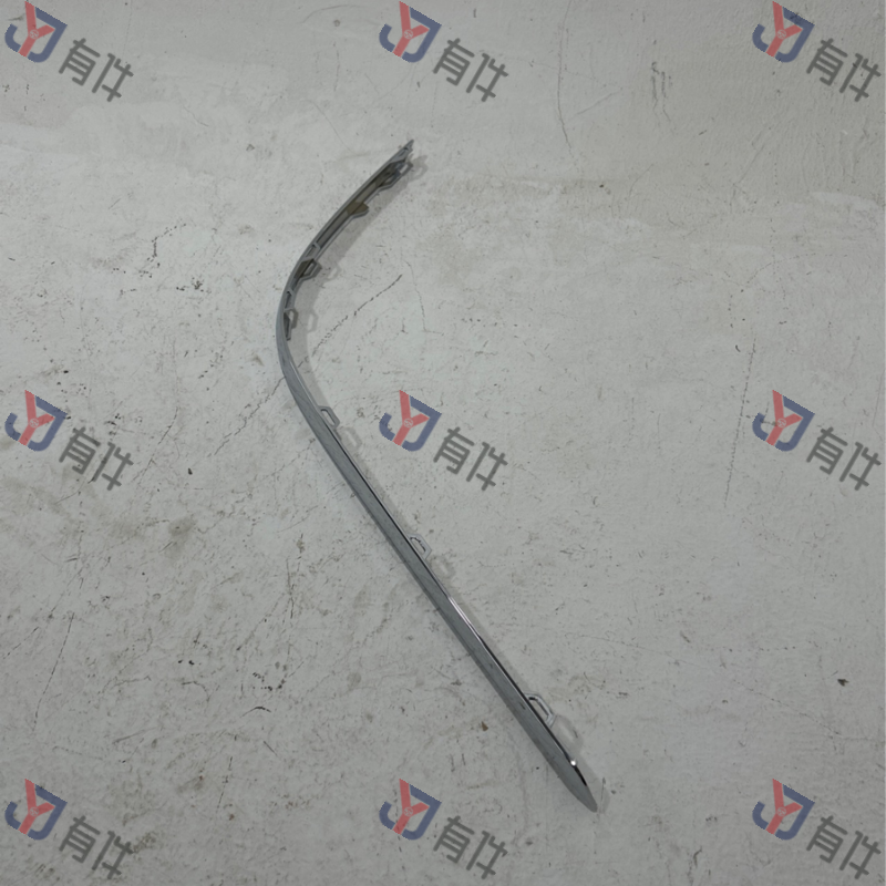 L3AD8074602ZZ | 大众 后保险杠右侧饰条 4s库存件