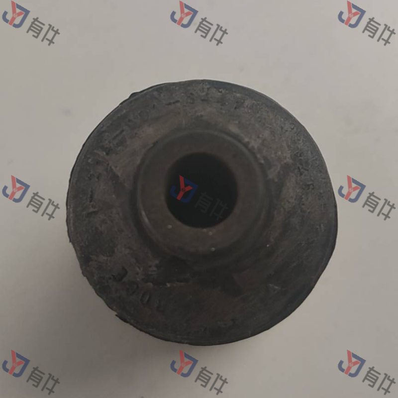 171513381 | 大众 橡胶支座 4s库存件