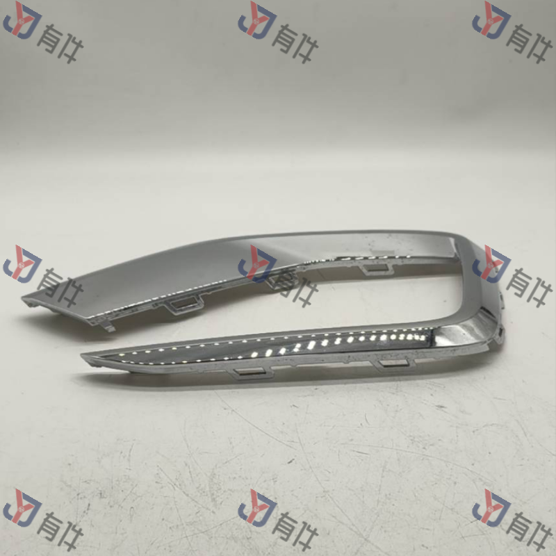 22D853254A2ZZ | 大众 前保险杠饰条 右侧 瑕疵件