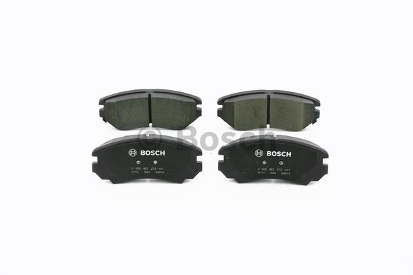 SWM斯威汽车 SWM斯威G01 2018款 1.5T 手动傲UP(DG15T) 博世 0986AB1154 前刹车片 长度:131.4mm;高度:59.9mm;厚度:17.4mm 
