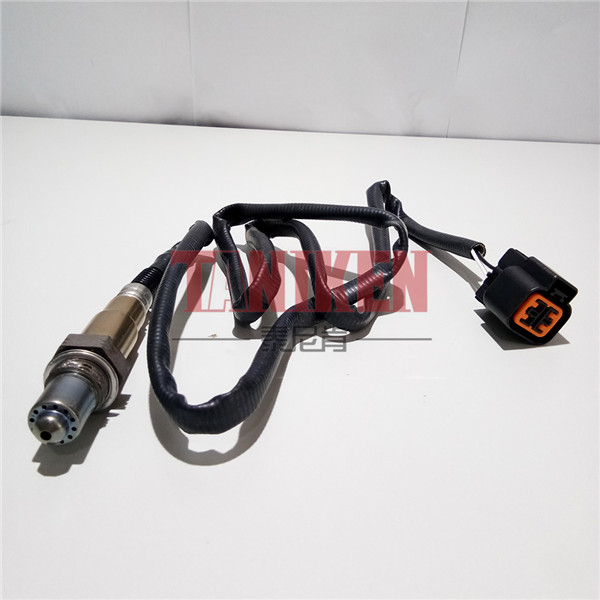 现代 名驭 2009款 1.8L 手动出租型 STD(G4GB) 泰尼肯 TNK-0745001 氧传感器  节省燃油，提升动力。支持定做，装车质保两年。