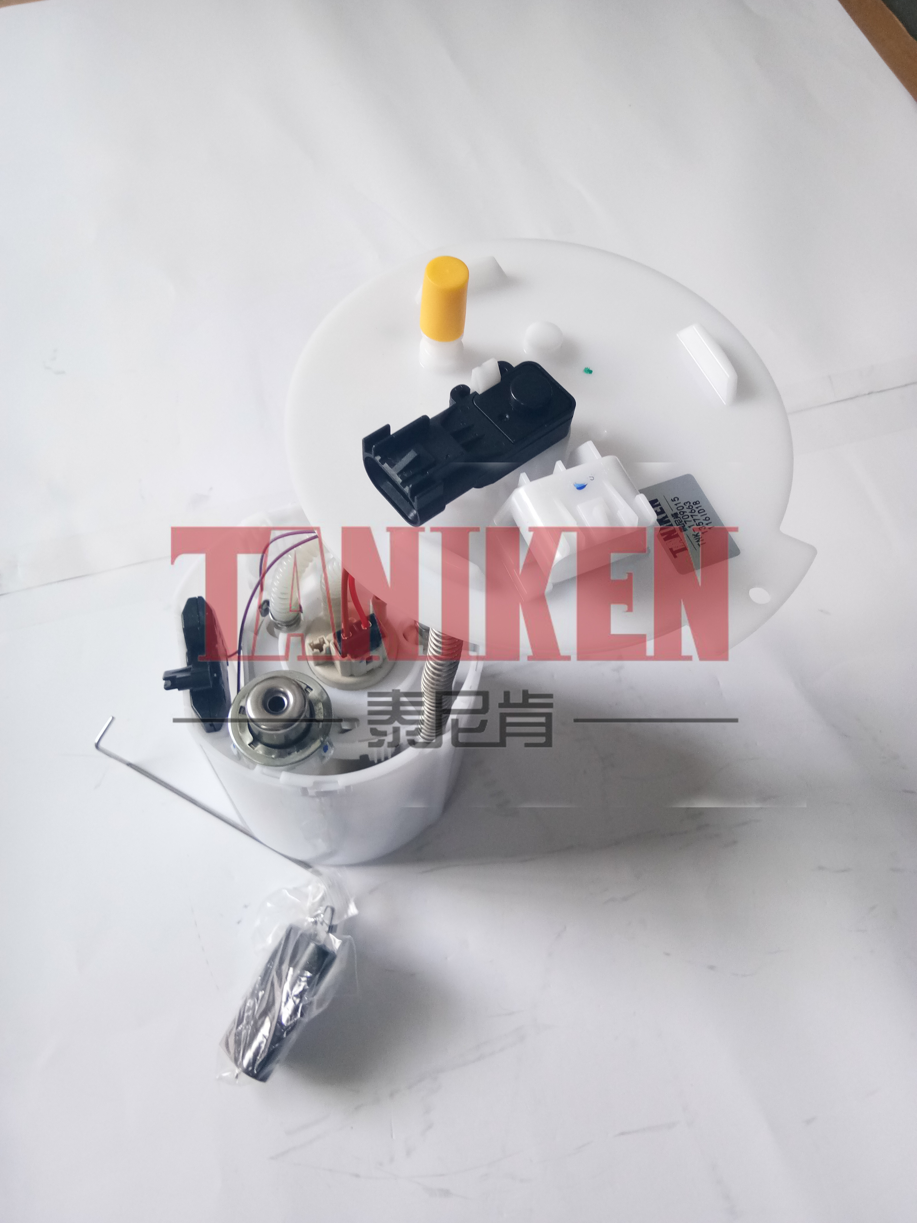 凯迪拉克 XTS 2013款 28T 舒适型(LTG) 泰尼肯 TNK-1709015 燃油泵总成  泵油强劲有力，运转平稳低噪音,装车质保一年。