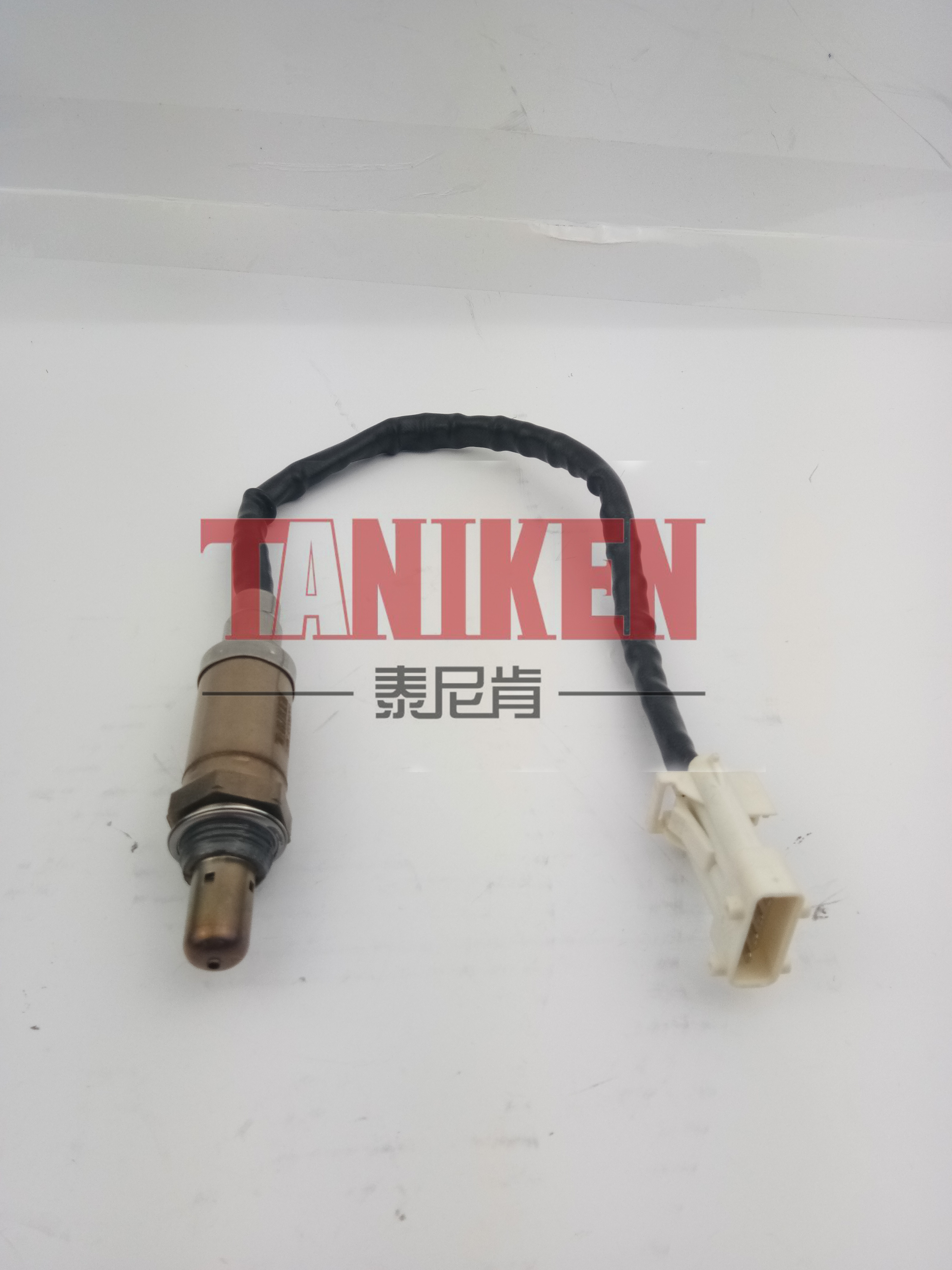 雪铁龙 爱丽舍 2011款 三厢 1.6L 自动科技型(N6A 10FX3A PSA) 泰尼肯 TNK-0708001 氧传感器  节省燃油，提升动力。支持定做，装车质保两年。