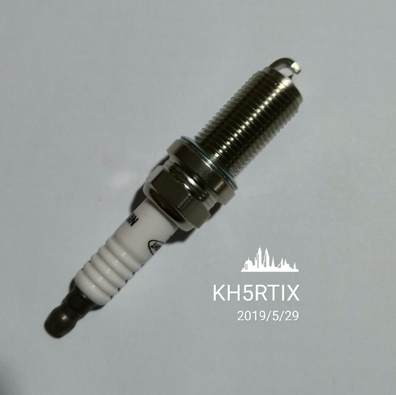 东风风神 东风风神L60 2015款 1.6L 手动新享型(NFP) 超白光 NKH5RTIX/KH67RTI(320)/KH6RTI(老型号） 火花塞 螺纹长度:26.5;螺纹直径:14;扳手尺寸:16;火花塞材质:铱金 