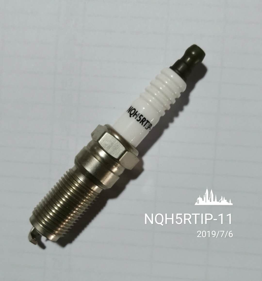 雪佛兰 迈锐宝XL 2016款 2.5L 自动锐尊版(LKW) 超白光 NQH5RTIP-11(M24) 火花塞 螺纹长度:25;螺纹直径:14;扳手尺寸:16;火花塞材质:铱铂金 