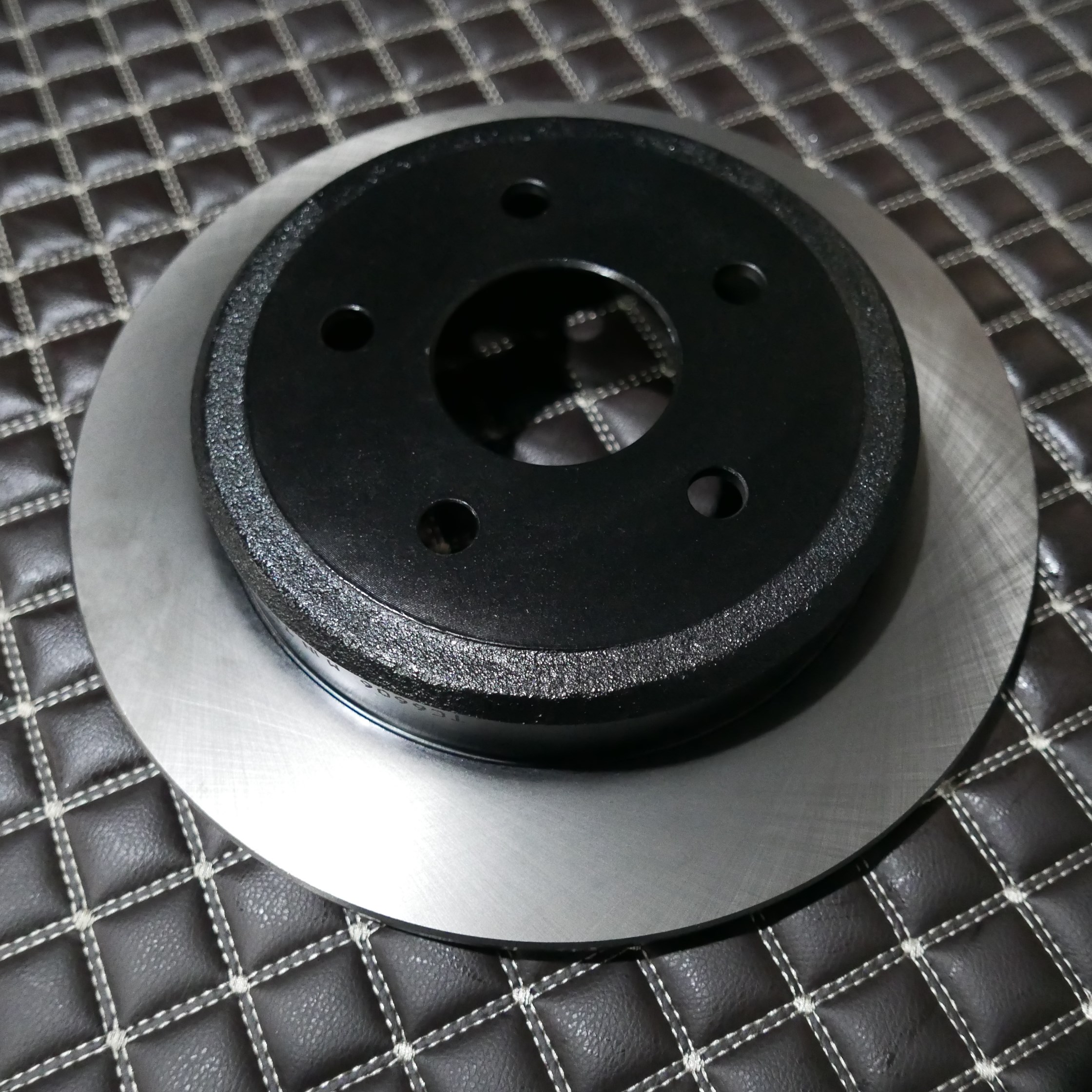Jeep 指挥官 2018款 2.0T 两驱乐享版 国V(50053879) 昊明机械 TC6606 后刹车盘 直径:320;节圆直径:127;中心孔直径:72;制动盘厚度:14;最小厚度:12.5;固定孔数量:5;总高:66.3 