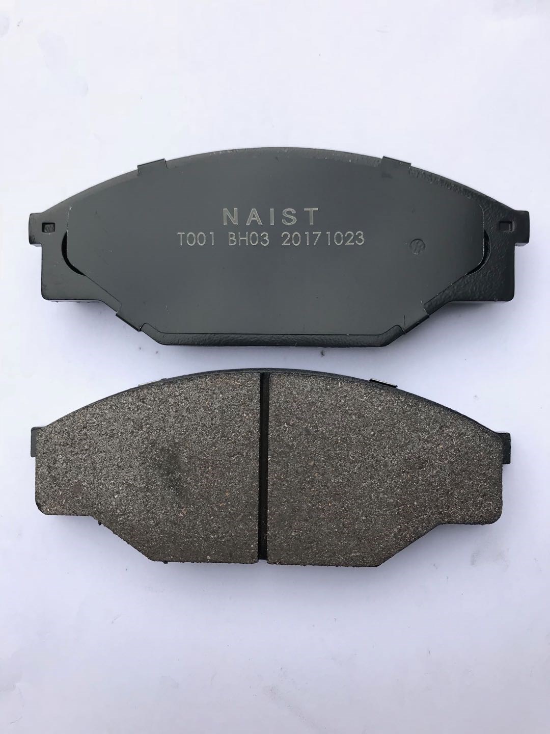 中兴 旗舰A9 2009款 2.0L汽油豪华型(4G21B) 耐实拓 T001 前刹车片 宽度:140.2;高度:55.5;厚度:15.6 