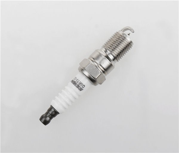 凯迪拉克 XLR 2008款 4.6L(LH2) 宏佳 Q6RTI-13 1606（锥座无垫片短款） 火花塞 螺纹长度:17.5;螺纹直径:14;扳手尺寸:16;火花塞材质:铱金 对应NGK号：4477，6989，5809，7397，7862
