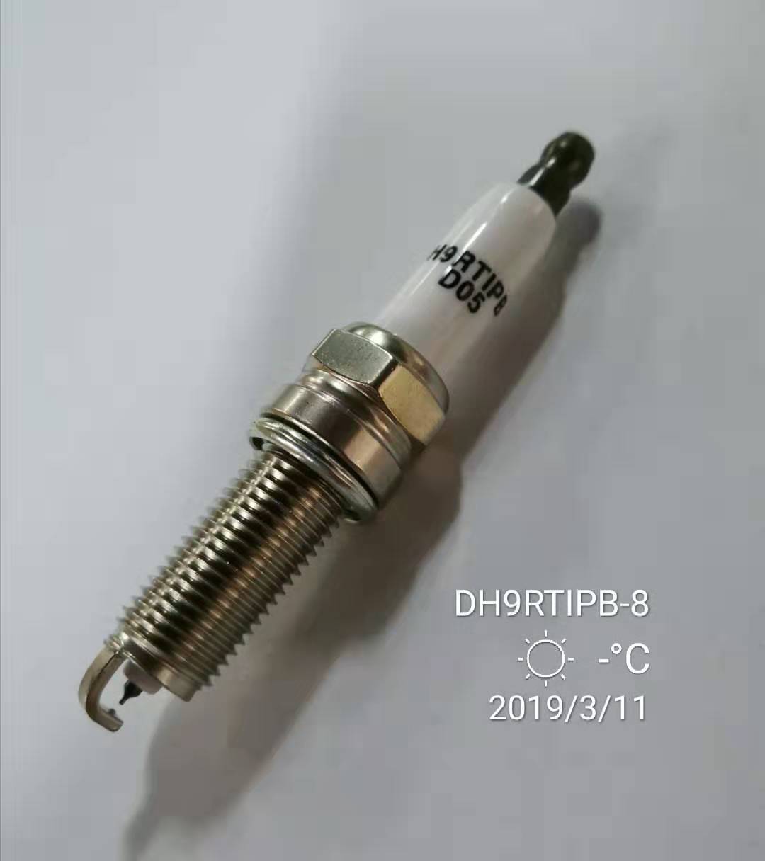 君马汽车 MEET 3 2018款 1.5T CVT旗舰型(4A91T) 元帅 DH9RTIPB-8(M35) 火花塞 螺纹长度:26.5;螺纹直径:12;扳手尺寸:16;火花塞材质:铱铂金 
